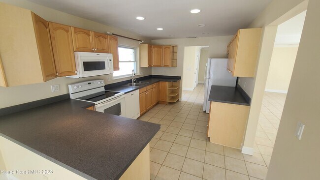 Building Photo - 1101 Sioux Dr