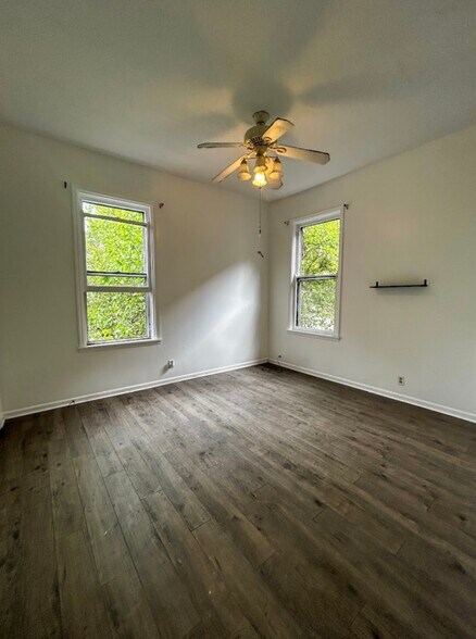 Building Photo - 611 Park Ave