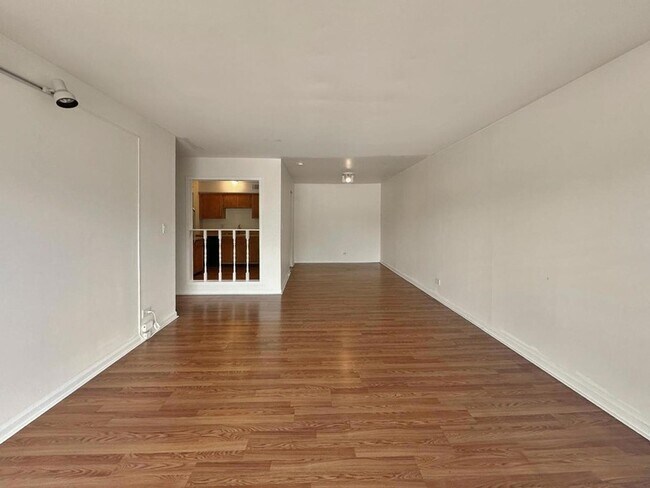 Building Photo - 5000 Carriage Way Dr