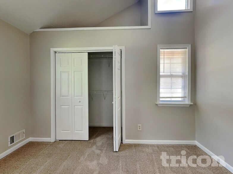 Building Photo - 4580 Woodcroft Cove