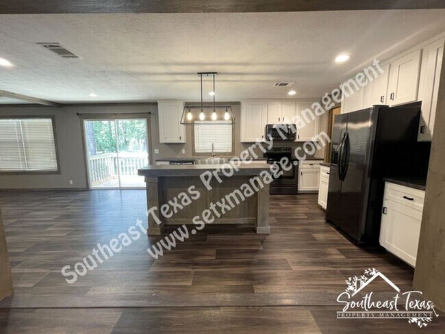 Building Photo - 4740 Ariola Ln