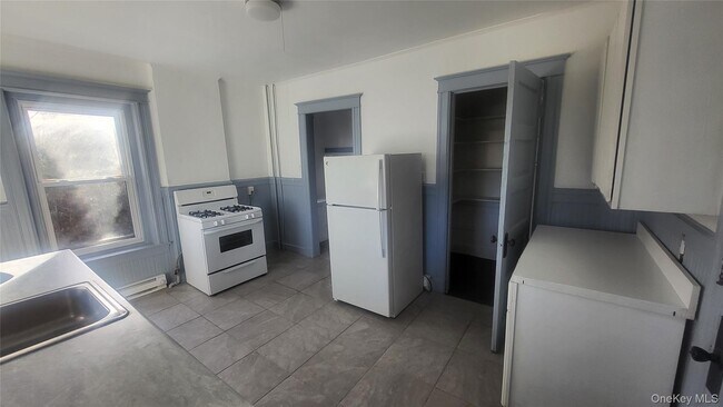 Building Photo - 76 S Hamilton St