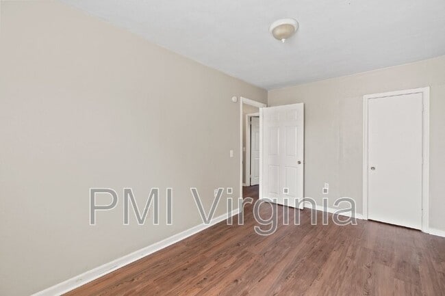 Building Photo - 909 E Liberty St