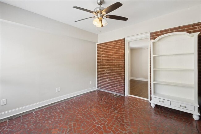 Building Photo - 1213 Cameron Ct NE