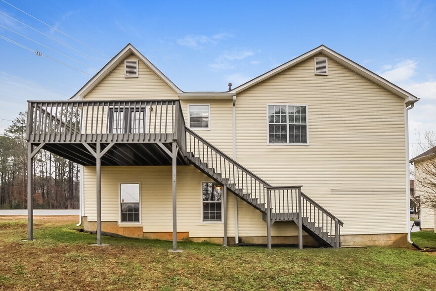 Building Photo - 100 Ashford Dr