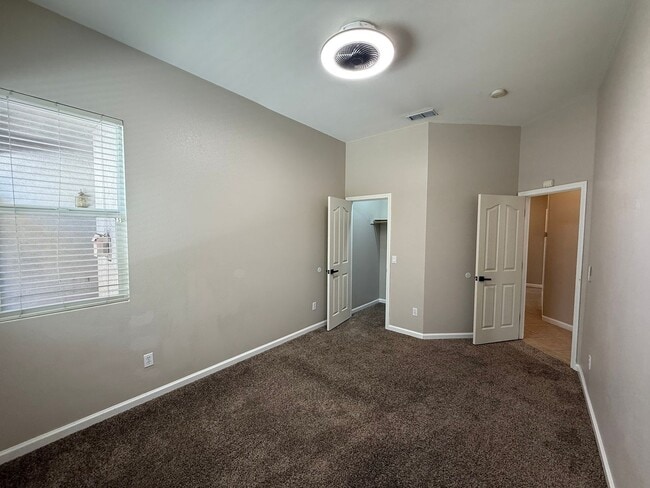 Building Photo - 4-bedroom single story in Sylvan School District!