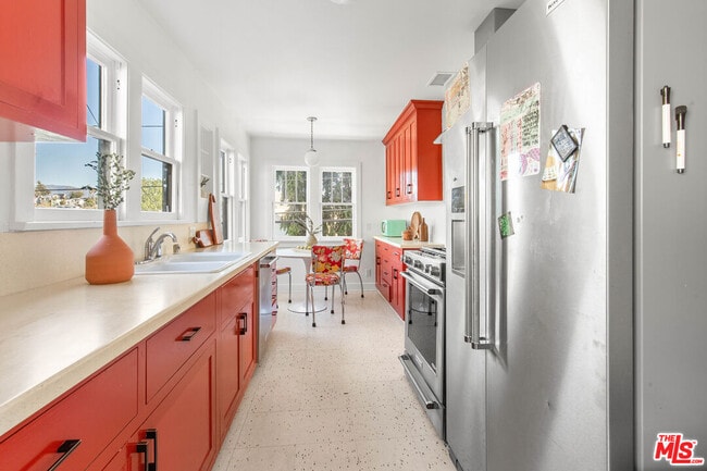 Building Photo - 4849 San Rafael Ave