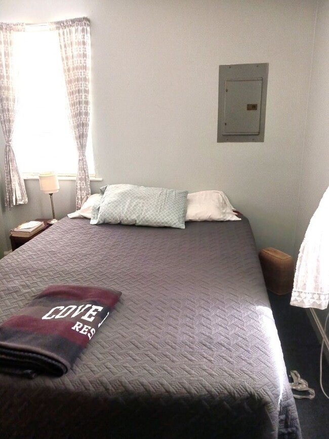 Building Photo - Plymouth/Whitehorse Beach, Fully Furnished...