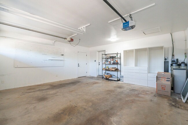 Building Photo - BEAUTIFUL SOUTH SCOTTSDALE - CORNER LOT & ...