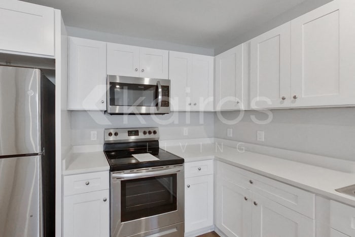 Building Photo - 122 Cottage Grove Rd