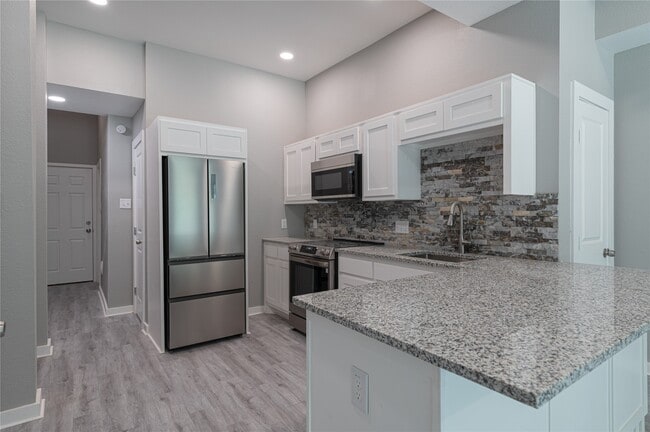 Building Photo - 519 Magnolia Point Dr