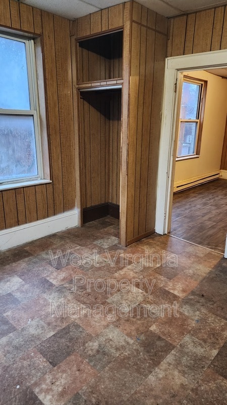 Building Photo - 422 City Ave