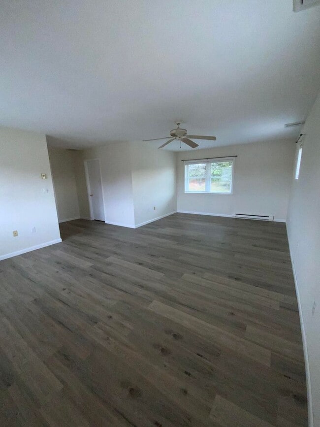 Building Photo - 5 br, 3 bath House - 35 CINDER RD