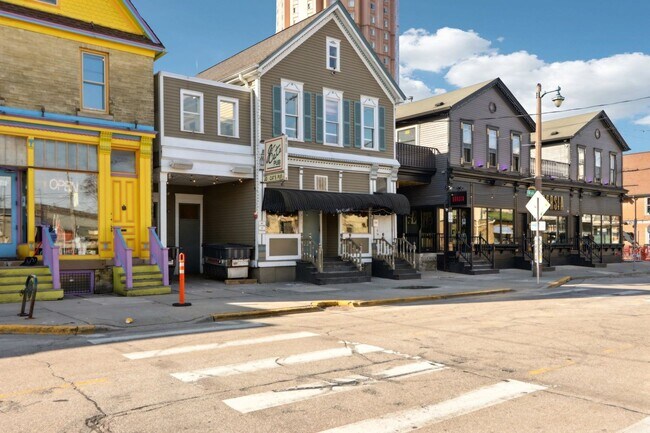 Building Photo - ? Steps from Brady St! Bright 2BR with FREE Laundry & Pet-Friendly Living