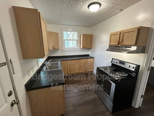 Building Photo - 167 W Hudson Ave