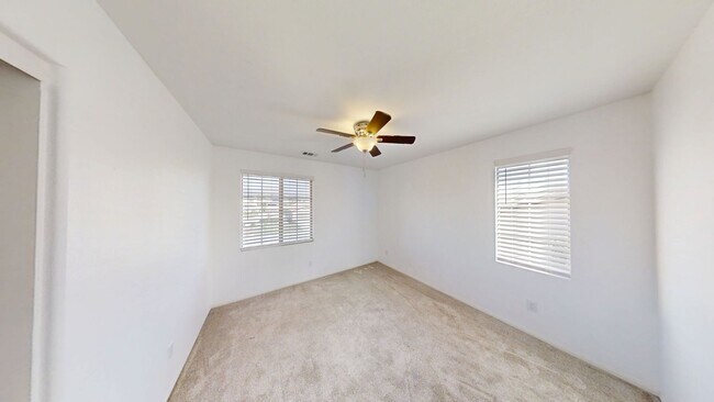 Building Photo - Beautiful 2 Story 4 Bedroom 3 Bathroom home in Beaumont, Ca.