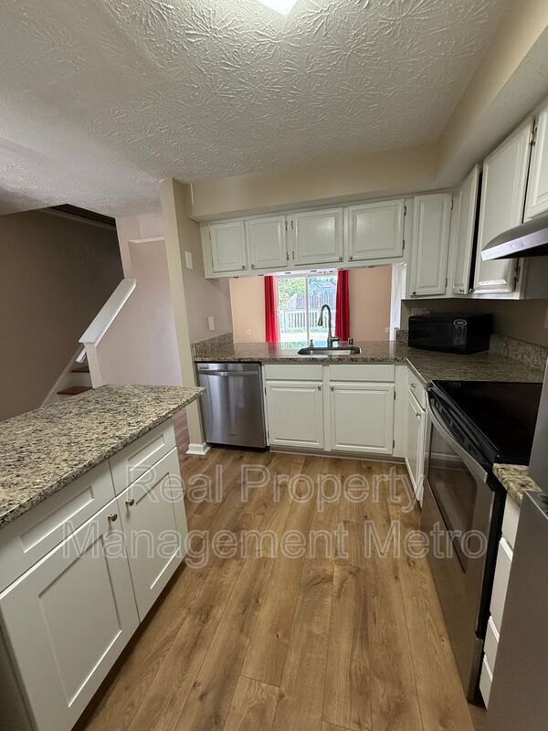 Building Photo - 8257 Mary Lee Ln