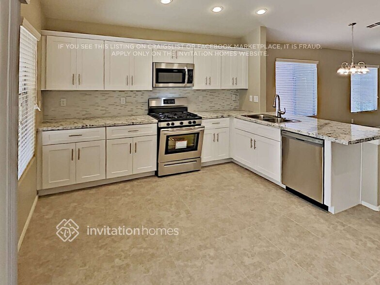 Building Photo - 12759 W Desert Mirage Dr