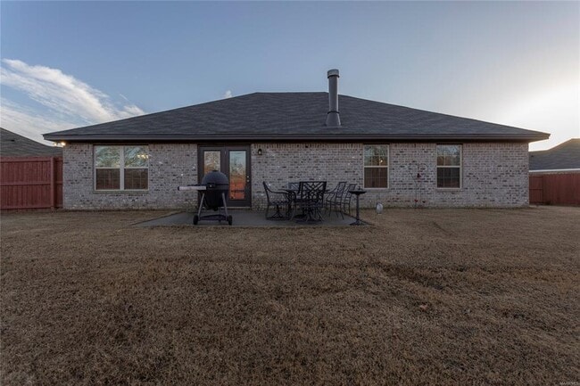 Building Photo - 820 Sunset Ct