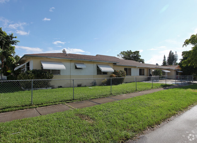 Building Photo - Sheridan Manor