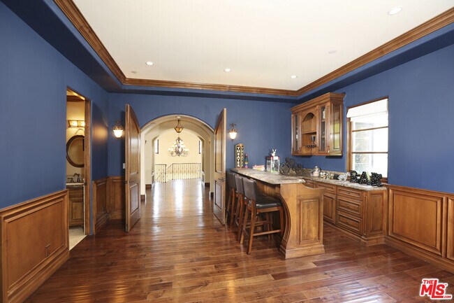 Building Photo - 4718 White Oak Ave