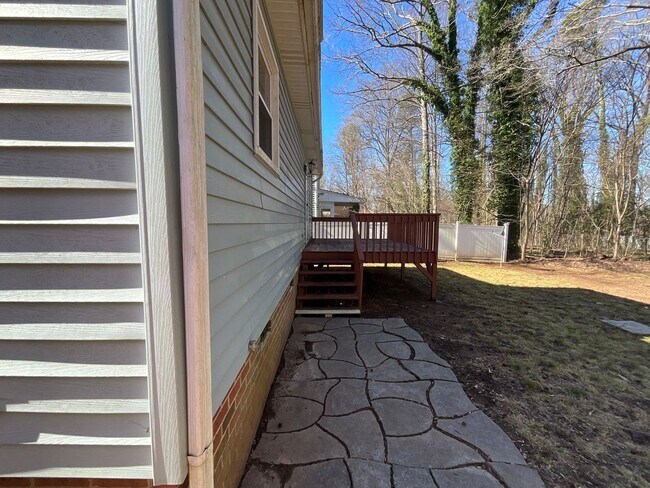 Building Photo - 123 Arcaro Dr