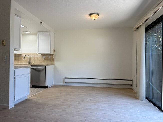 Building Photo - 704 Winstead Ct