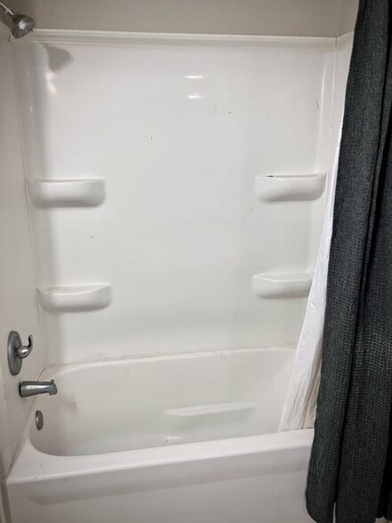 Building Photo - 2505 E 2nd St N