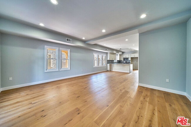 Building Photo - 1226 Meadowbrook Ave