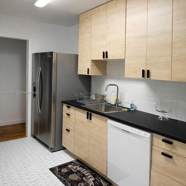 Building Photo - 5800 SW 61st St