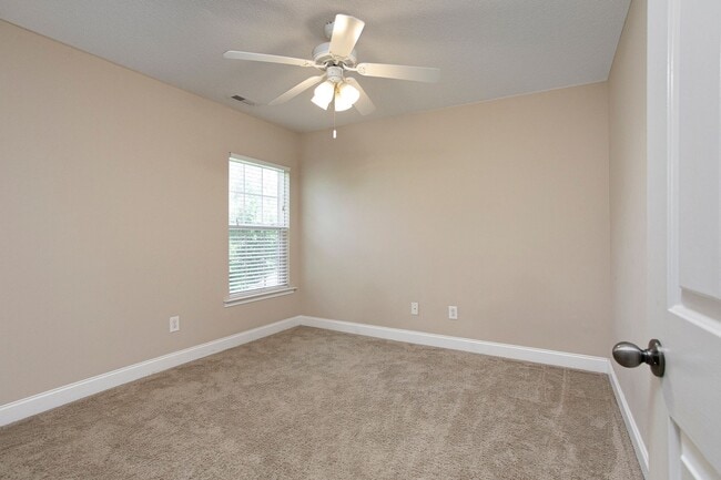 Building Photo - Beautiful 3 Bedroom Home w/Loft in Cary! - Available July 7th