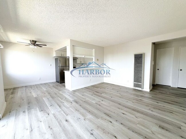 Building Photo - 2315 S Grand Ave