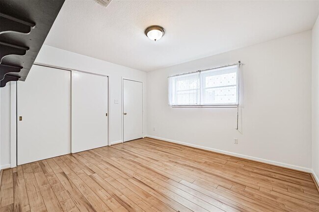 Building Photo - 2920 Heron Dr