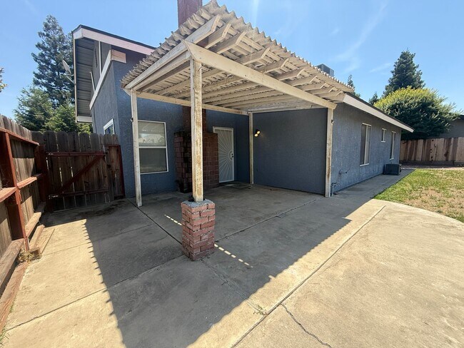 Building Photo - 1105 S Jeffrey Ct