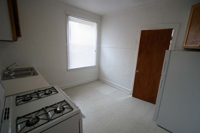 Floorplan - 925 East 46th Street