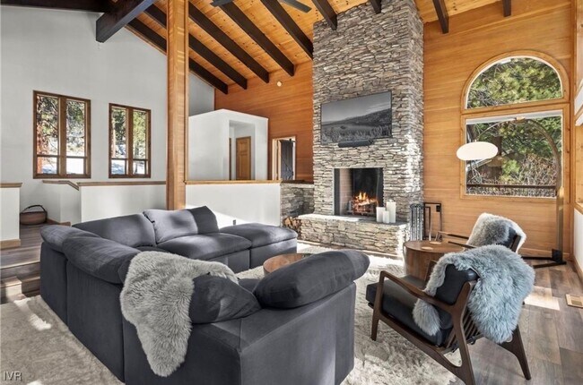 Building Photo - Mountain Modern Retreat