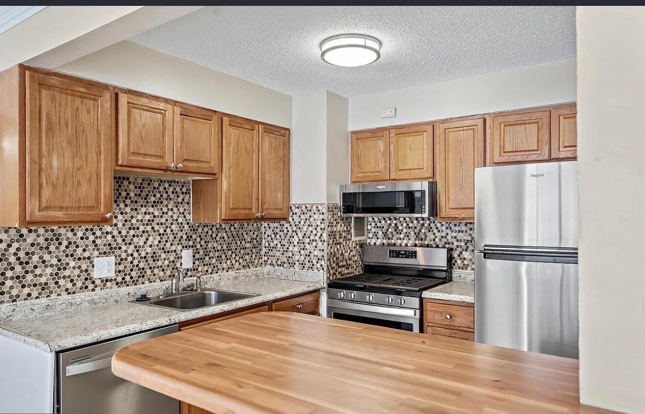 Building Photo - 1826 Metzerott Rd