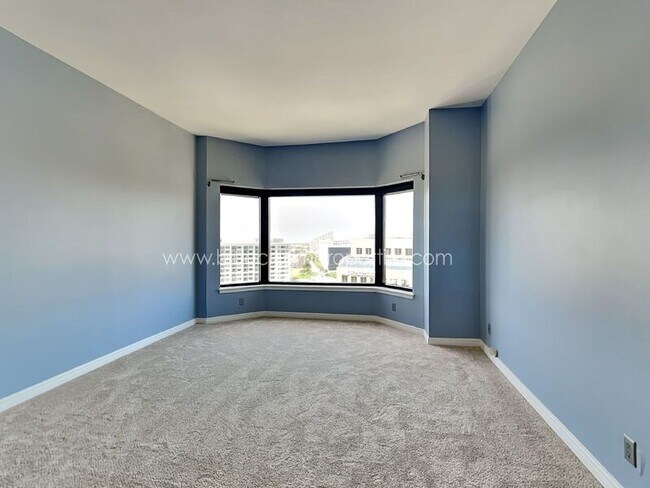 Building Photo - 3030 McKinney Ave
