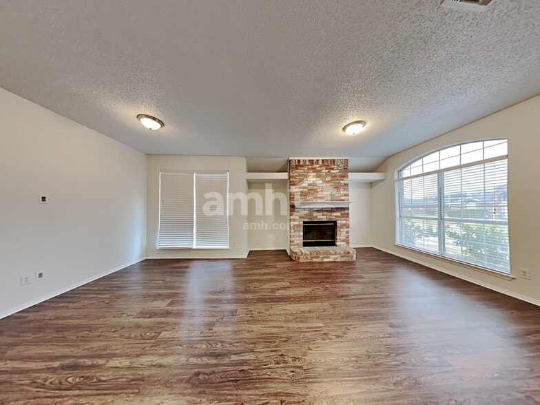 Building Photo - 234 Birchwood Ln