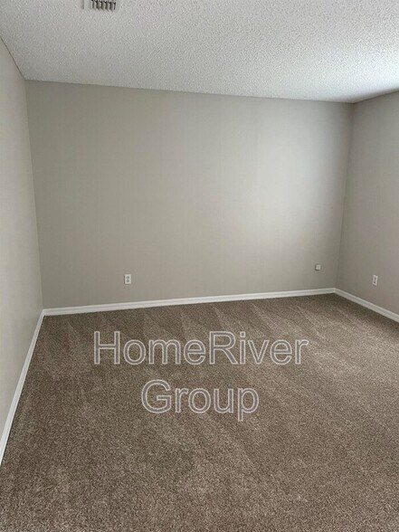 Building Photo - 11008 Apple Blossom Trail W