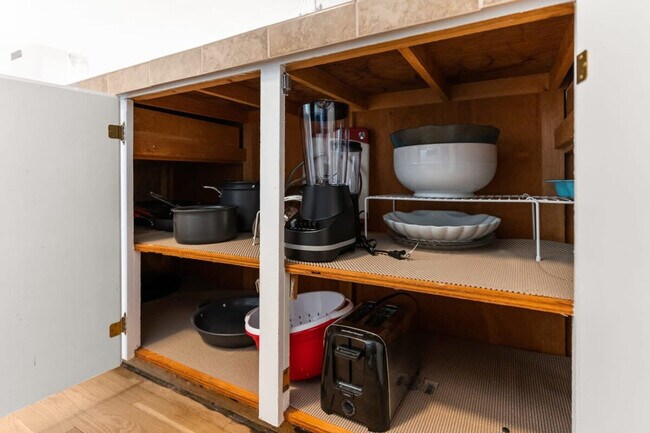 Building Photo - 12 Harris Ave