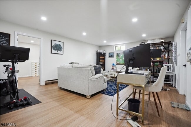 Building Photo - 126 Brandywyne Dr