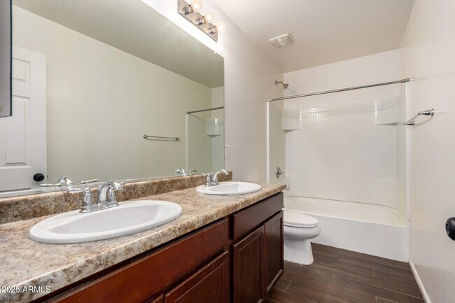 Building Photo - 2934 S 104th Ln