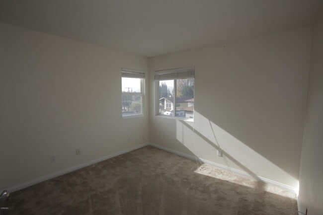 Building Photo - 526 Houston Dr