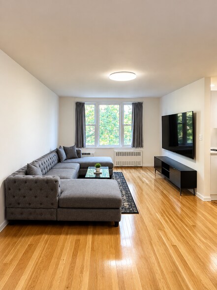 Building Photo - 5775 Mosholu Ave