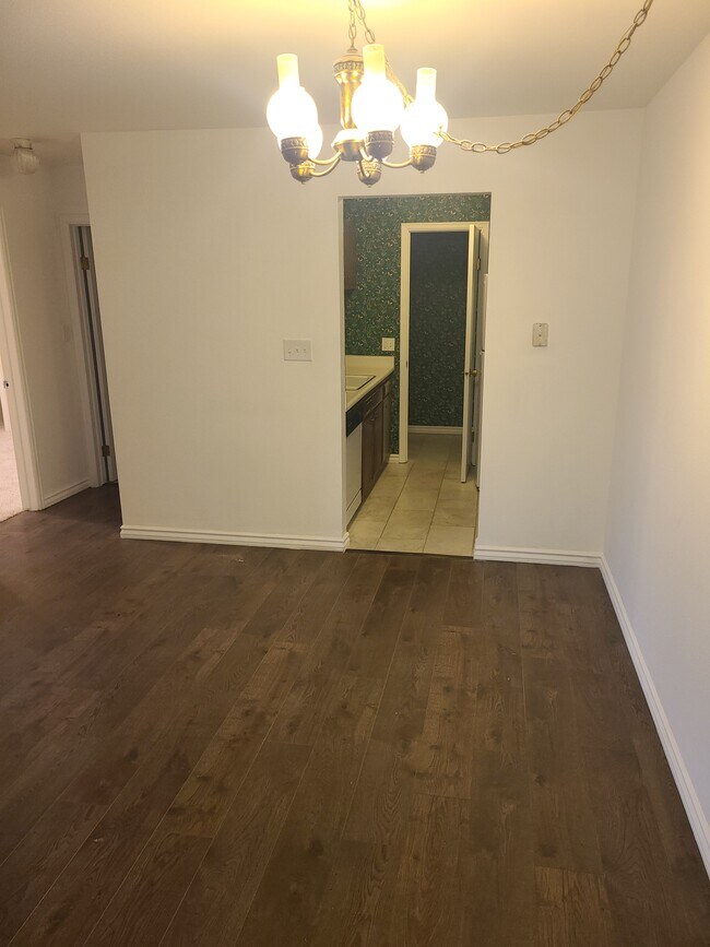 Building Photo - 1315 Kirkwood Dr