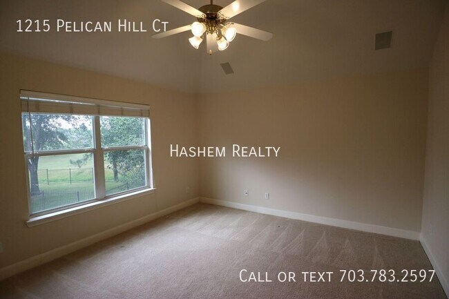 Building Photo - 1215 Pelican Hill Dr