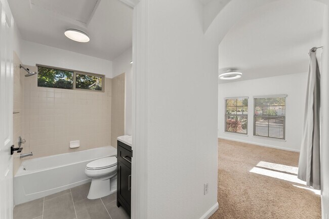 Building Photo - 10000 Shana Way