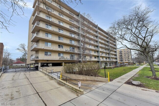 Building Photo - 10301 Lake Ave