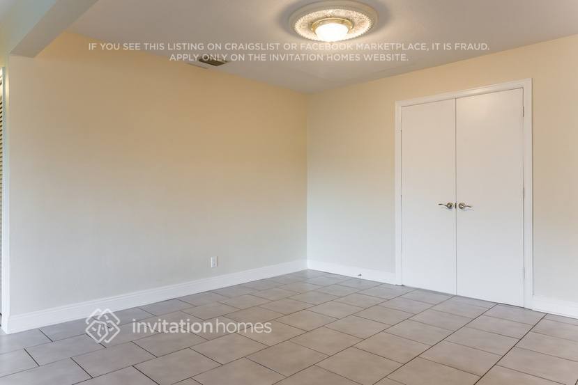 Building Photo - 533 W Dayton Cir